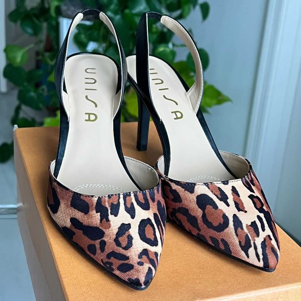 Unisa Yumaz 2 Slingback Heels in Leopard Women’s Size 8.5